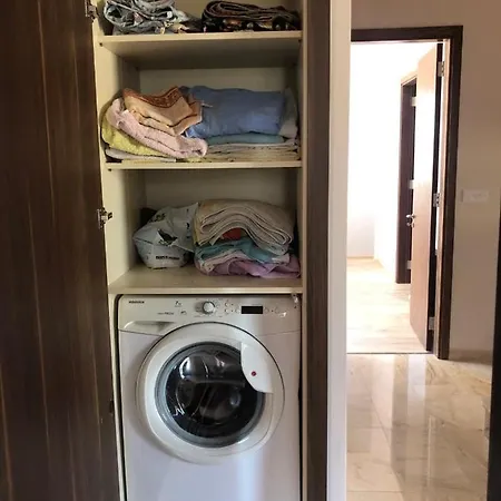 Falcon Hills Vilă