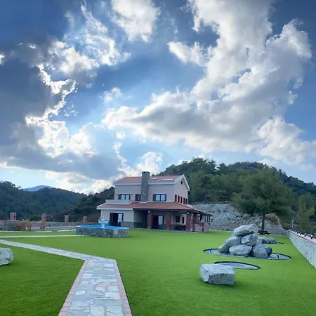 Villa Falcon Hills *